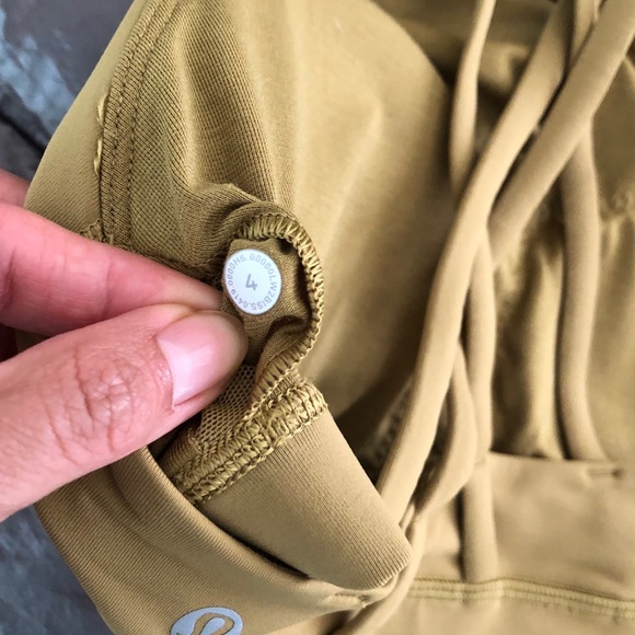 🍋 Lululemon Energy bra high neck size 4 - Picture 4 of 8